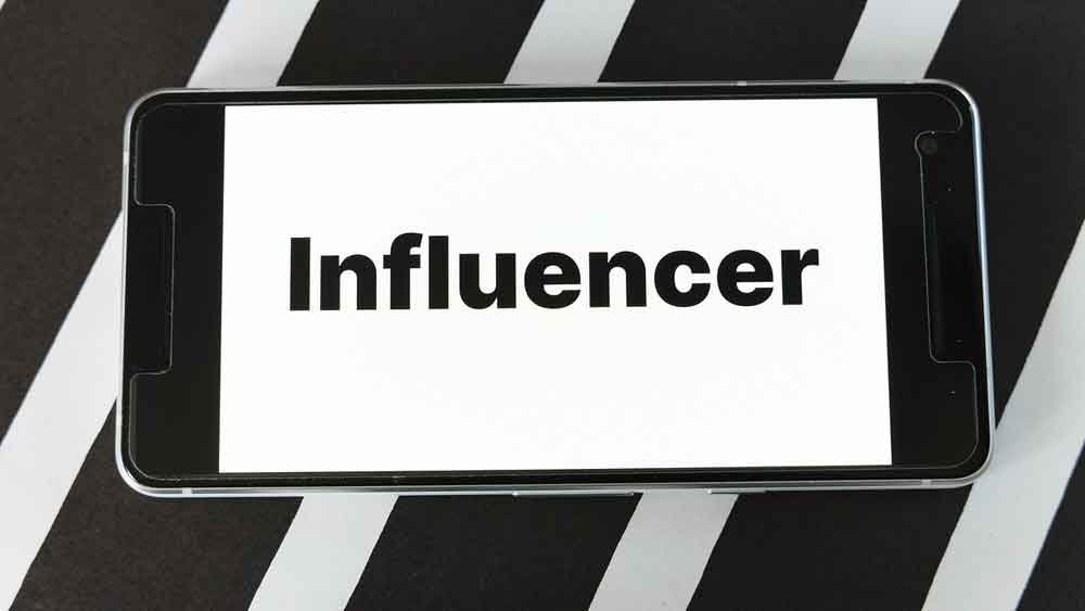 What is Influencer Marketing in Marathi | इन्फ्लुएंसर मार्केटिंग म्हणजे काय